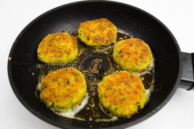 Пшённые котлеты с морковью и шпинатом