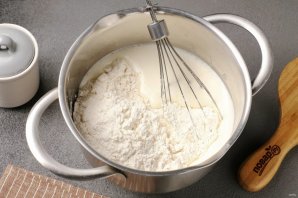 Быстрый пирог на кислом молоке 